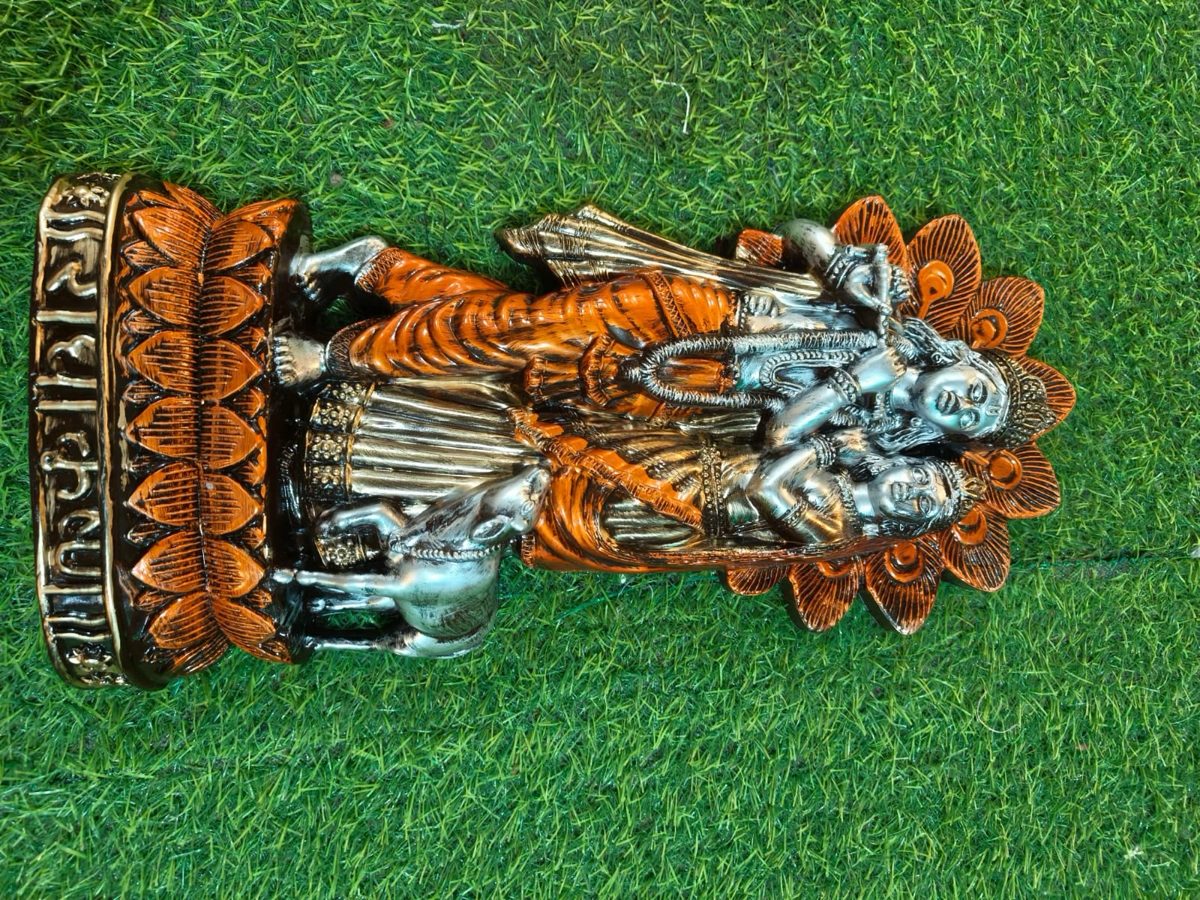 Lakshmi Narayan Idol on Lotus Base